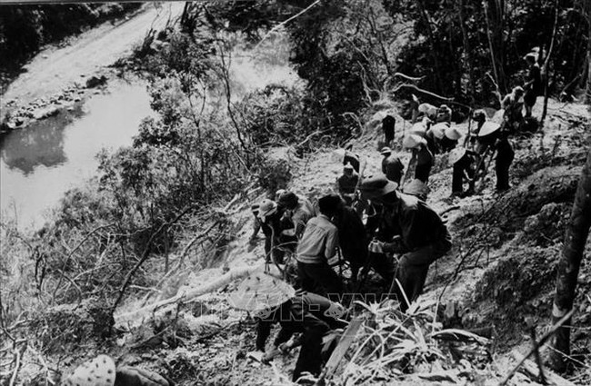65 năm mở đường Hồ Chí Minh: Nhớ thời 'xẻ dọc Trường Sơn đi cứu nước' - Ảnh 2.