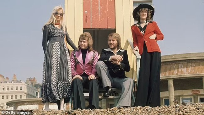 (Bài đăng Chủ nhật) ABBA 50 năm sau chiến thắng Cuộc thi Ca khúc Eurovision: Hôn nhân đổ vỡ, bi kịch gia đình… - Ảnh 5.