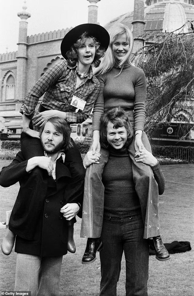 (Bài đăng Chủ nhật) ABBA 50 năm sau chiến thắng Cuộc thi Ca khúc Eurovision: Hôn nhân đổ vỡ, bi kịch gia đình… - Ảnh 3.