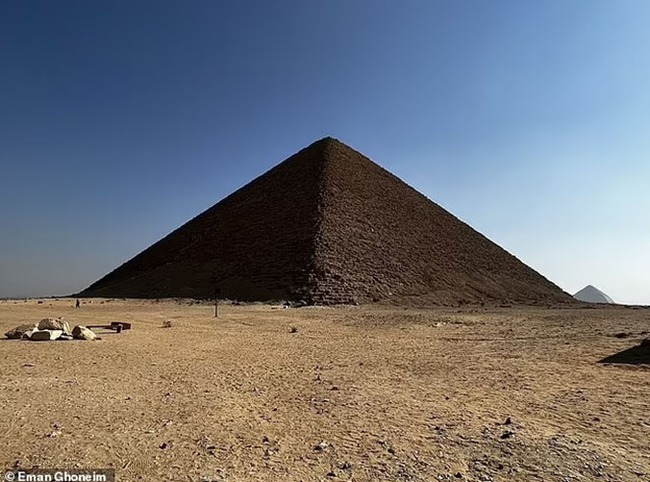 (Bài đăng Chủ nhật) Bí ẩn về kim tự tháp Ai Cập cuối cùng đã được giải đáp? - Ảnh 3.