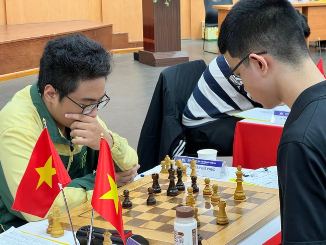 Kỳ thủ Phạm Trần Gia Phúc vô địch và giành chuẩn Đại kiện tướng quốc tế tại giải cờ vua quốc tế Quảng Ninh - Ảnh 3.