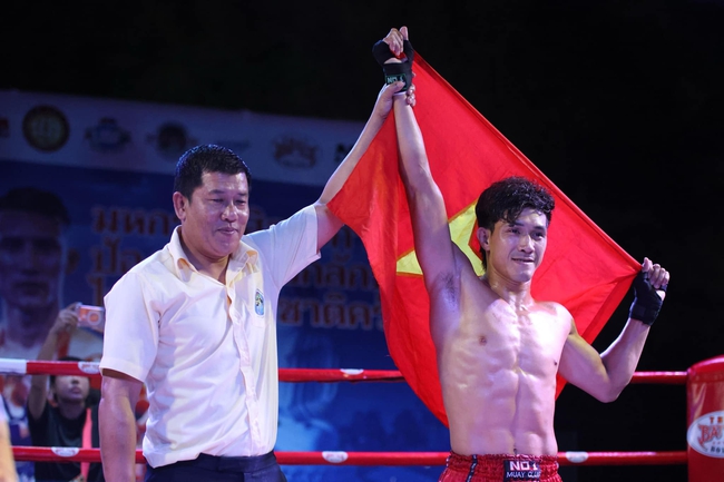 Nguyễn Trần Duy Nhất ra đòn như bão táp thắng võ sĩ nhập tịch gốc Iraq để vào chung kết World Cup - Ảnh 3.