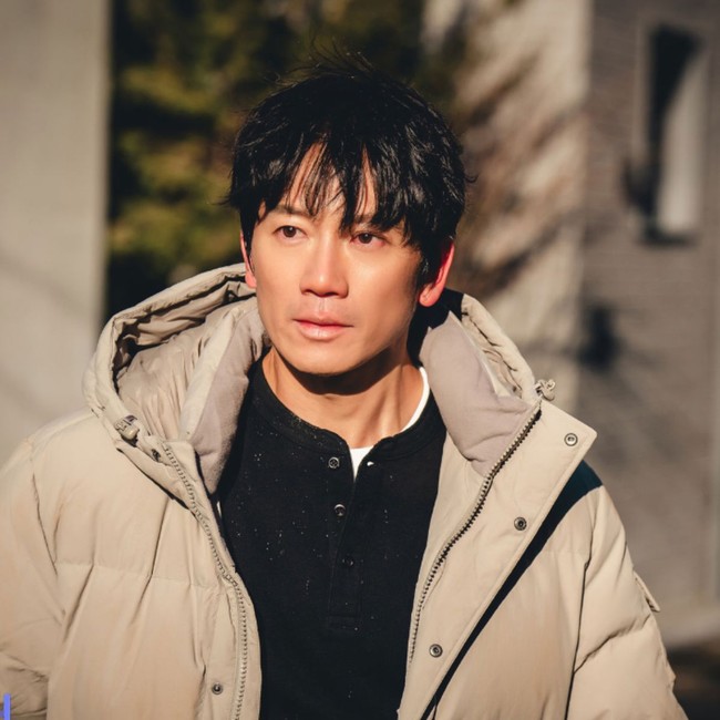 Jeon Mi Do bén duyên với 'ông hoàng rating' Ji Sung trong 'Mối liên kết bí ẩn' - Ảnh 1.