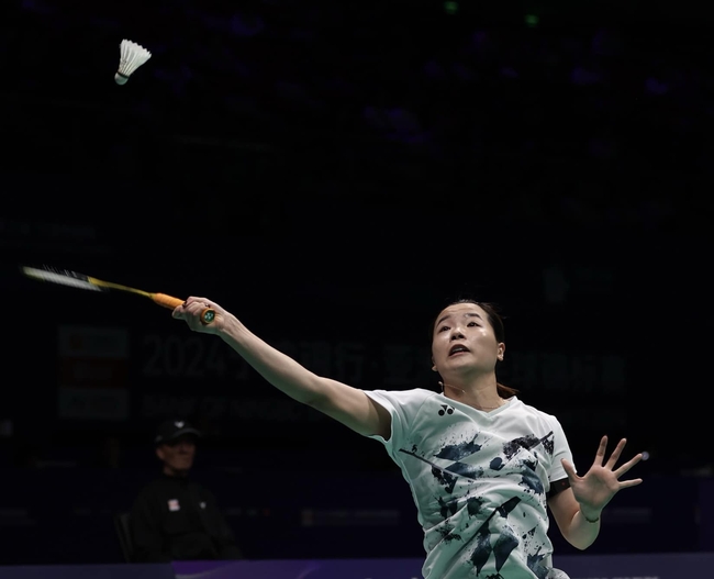 'Hot girl cầu lông' Thùy Linh thua dễ đối thủ kém 30 bậc ngay vòng 1 giải cầu lông Malaysia - Ảnh 2.