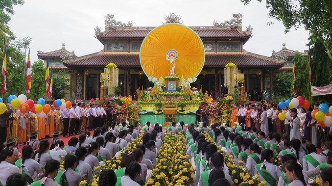 Đại lễ Phật đản Phật lịch 2568: Lan tỏa tình yêu thương và thông điệp hòa bình - Ảnh 1.