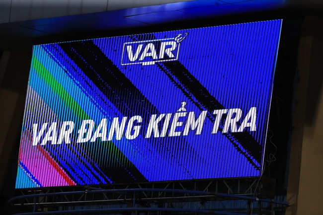 VAR cho hai trận đấu cực ‘nóng’ của V-League vòng 21 - Ảnh 2.