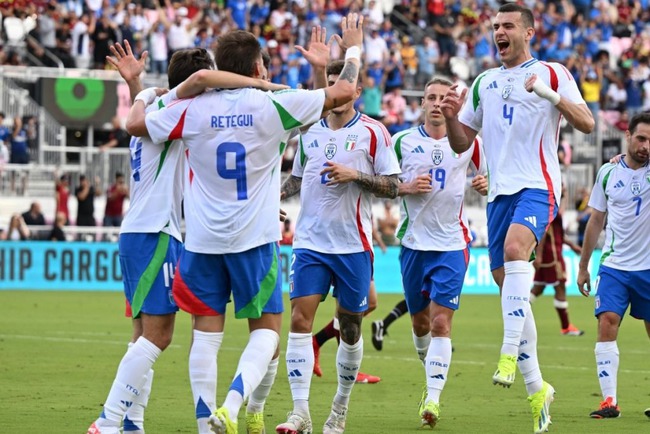 Tài năng trẻ vừa trở lại sau án cấm có mặt trong danh sách sơ bộ của tuyển Ý dự EURO 2024 - Ảnh 2.