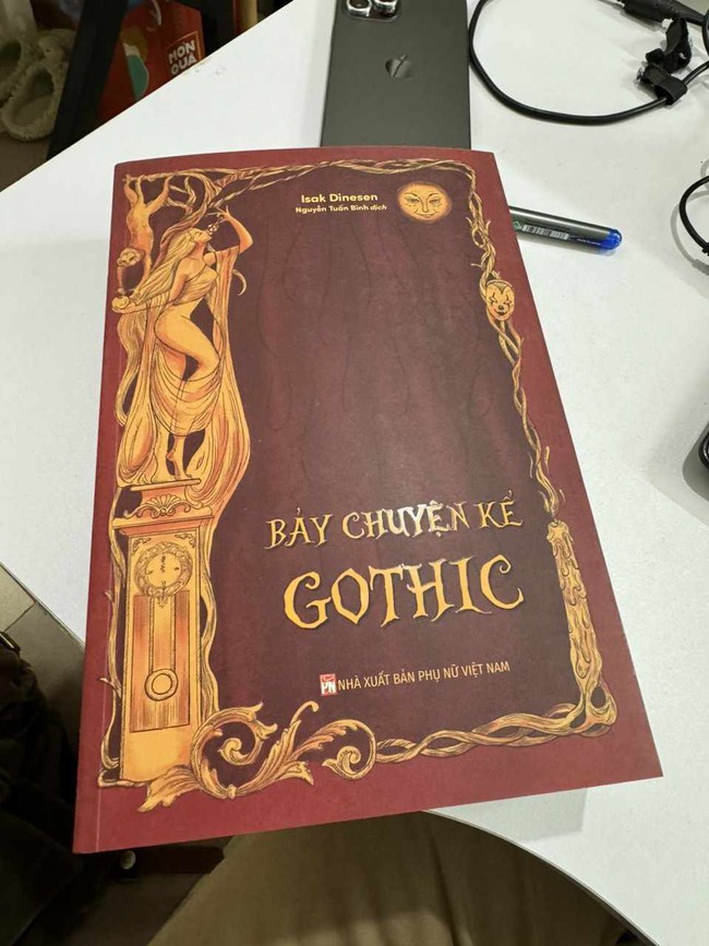 Đọc 'Bẩy chuyện kể Gothic': Văn chương rốt cuộc là nghệ thuật kể chuyện - Ảnh 1.