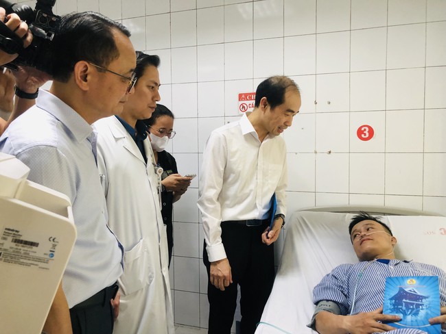 Vụ cháy tại Cầu Giấy, Hà Nội: Sức khỏe 6 nạn nhân đang cấp cứu tại bệnh viện chuyển biến tích cực - Ảnh 2.