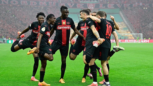 Cựu sao Arsenal lập siêu phẩm, Leverkusen chính thức giành cú đúp danh hiệu danh giá - Ảnh 2.