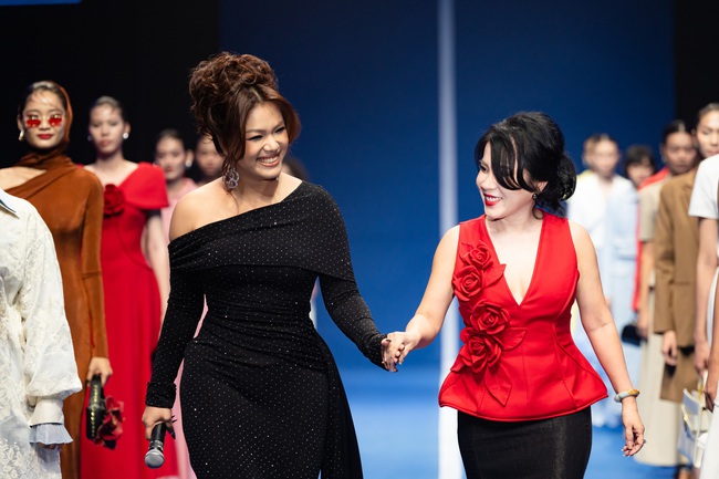 Phương Vy Idol, Chi Pu xuất hiện tại sàn diễn dành cho thương hiệu thời trang nội địa - Ảnh 6.