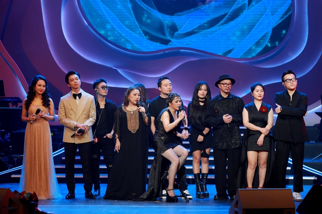 Phương Thanh khóc nức nở sau 17 năm mới làm live show riêng - Ảnh 7.