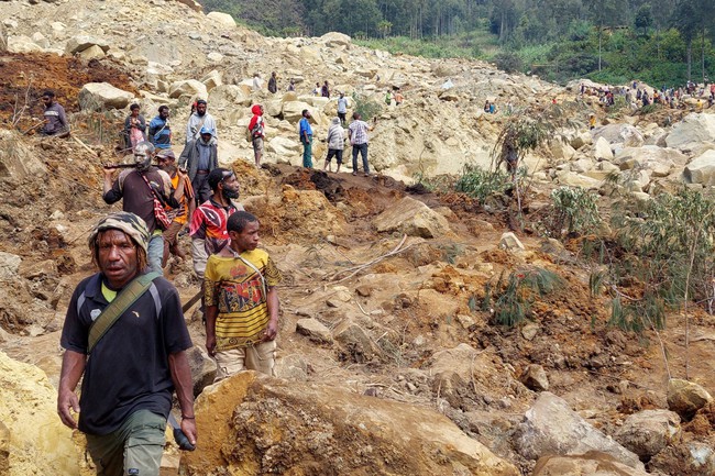 Papua New Guinea ước tính hơn 2000 người bị vùi lấp trong thảm họa sạt lở đất - Ảnh 3.