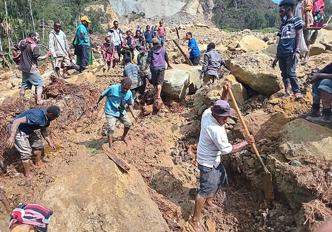 Papua New Guinea ước tính hơn 2000 người bị vùi lấp trong thảm họa sạt lở đất - Ảnh 2.