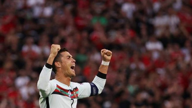 Mbappe sút hỏng penalty, Ronaldo cân bằng kỷ lục và những khoảnh khắc đáng nhớ của kỳ EURO 2020 - Ảnh 4.