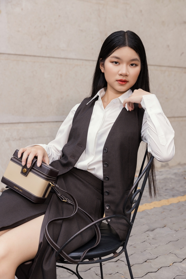 Model Alice - Bùi Trâm Anh khuấy động mùa hè với bộ hình thời trang chào đón ngày quốc tế - Ảnh 2.