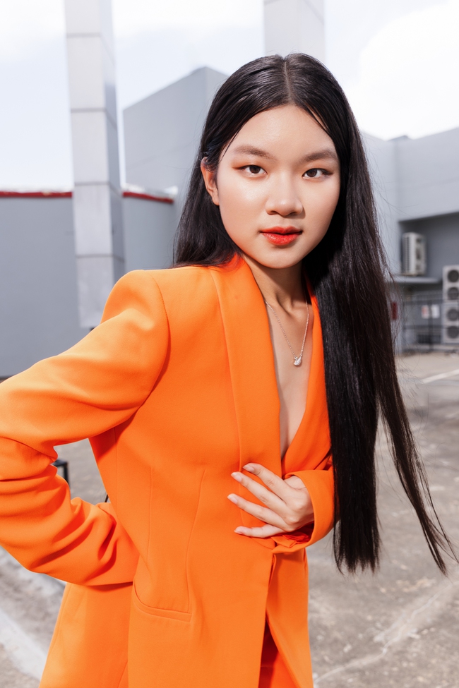 Model Alice - Bùi Trâm Anh khuấy động mùa hè với bộ hình thời trang chào đón ngày quốc tế - Ảnh 3.