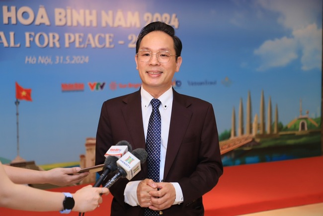 Dàn nghệ sĩ Việt Nam và thế giới tham gia Hòa nhạc quốc tế 'Giai điệu vì Hòa bình' - Ảnh 1.