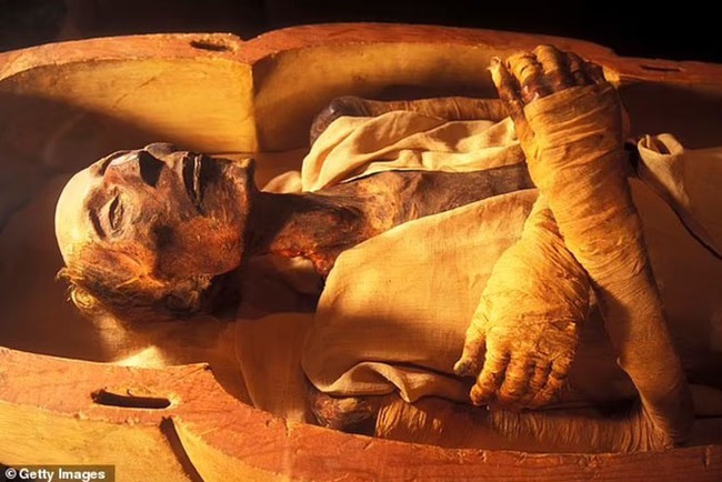 Ramesses II - pharaoh vĩ đại nhất Ai Cập được tìm thấy hơn 3.000 năm sau khi qua đời - Ảnh 2.
