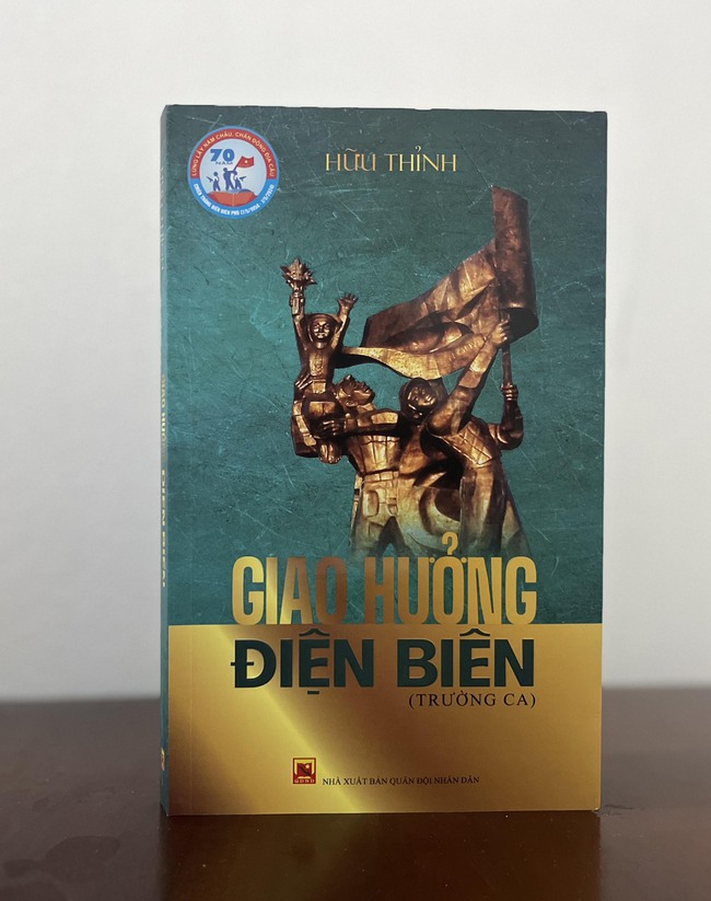 Điện Biên Phủ - nguồn cảm hứng bất tận - Hữu Thỉnh với trường ca 'Giao hưởng Điện Biên': 'Nhìn lên hoa ban nở…' - Ảnh 2.