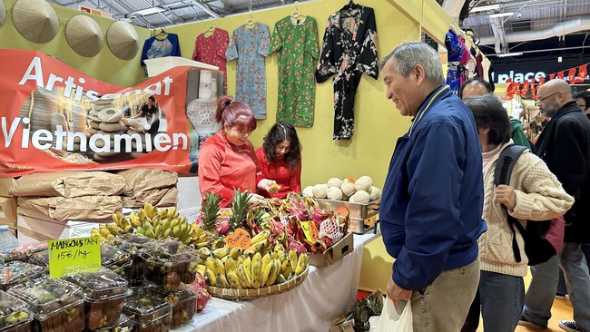 Văn hóa, du lịch và thủ công mỹ nghệ Việt thu hút khách Pháp tại Hội chợ Paris - Ảnh 6.