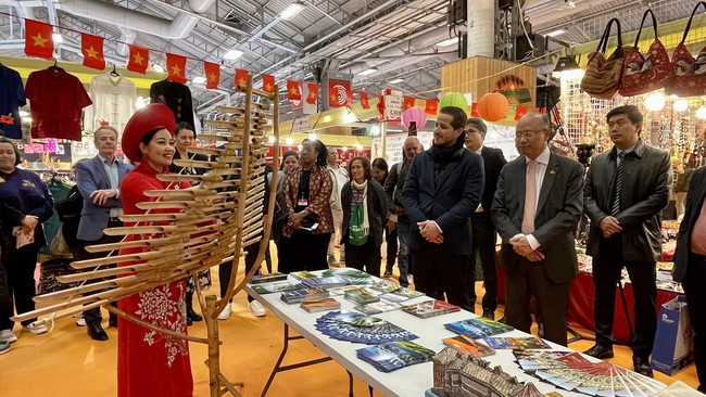 Văn hóa, du lịch và thủ công mỹ nghệ Việt thu hút khách Pháp tại Hội chợ Paris - Ảnh 3.