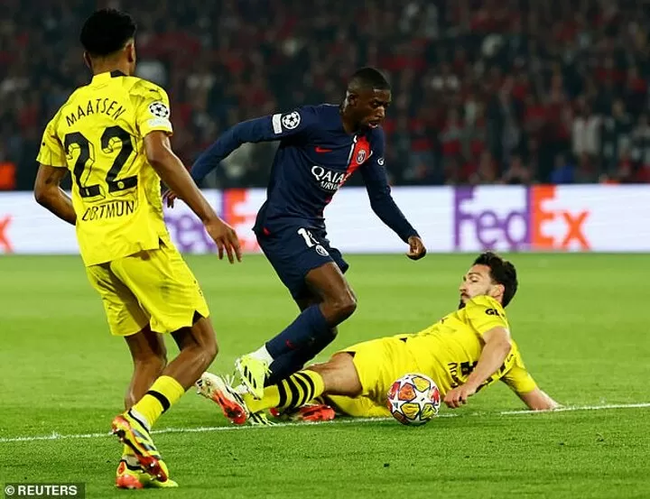 Rio Ferdinand cho rằng PSG xứng đáng hưởng 11m ở trận thua Dortmund - Ảnh 2.