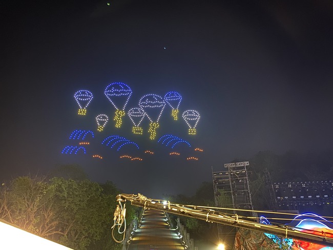 Tái hiện Chiến thắng Điện Biên Phủ bằng 700 drone trên bầu trời - Ảnh 8.