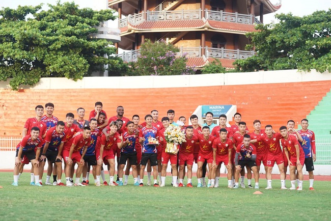Hồng Lĩnh Hà Tĩnh thiếu 5 cầu thủ trước vòng 17 V.League