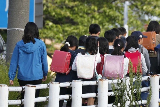 Nhật Bản khuyến cáo ảnh trẻ em bị các trang web khiêu dâm lợi dụng - Ảnh 1.