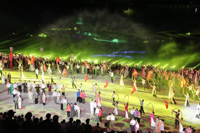 Khai mạc Lễ hội Sông nước Thành phố Hồ Chí Minh năm 2024 - Ảnh 2.