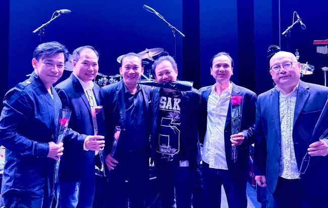 Nhạc sĩ Việt Anh & ban nhạc Saigon Boys tái hợp trong đêm nhạc tại Auckland, New Zealand - Ảnh 5.