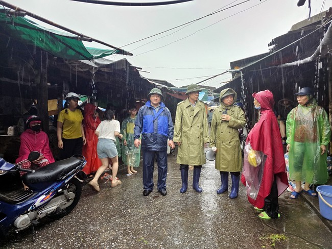 Quảng Ninh khẩn trương khắc phục hậu quả mưa lũ - Ảnh 1.