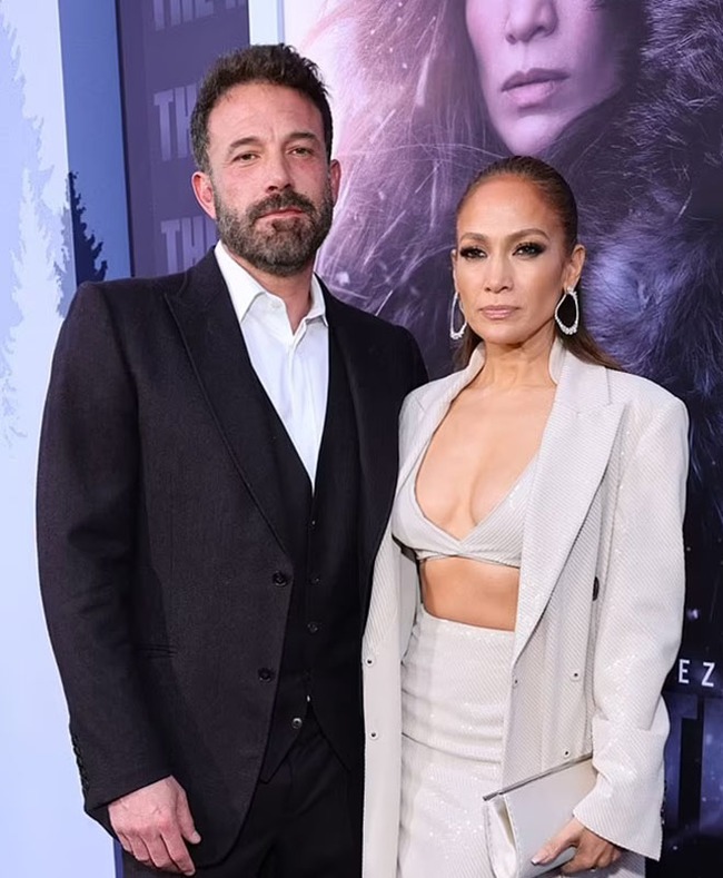 Tại sao Jennifer Lopez và Ben Affleck lại bán căn biệt thự trị giá 60 triệu USD ở Los Angeles? - Ảnh 1.
