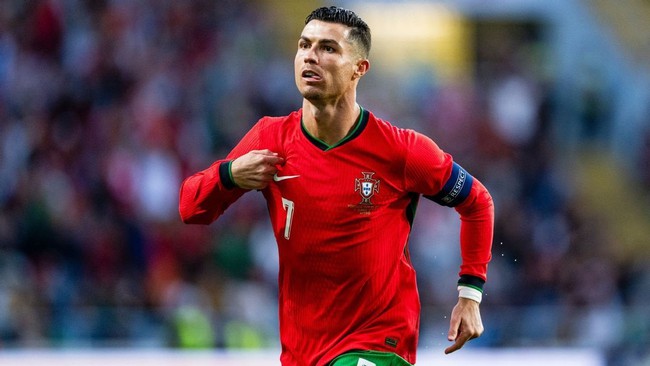 Ronaldo: Con sư tử già đi săn - Ảnh 1.