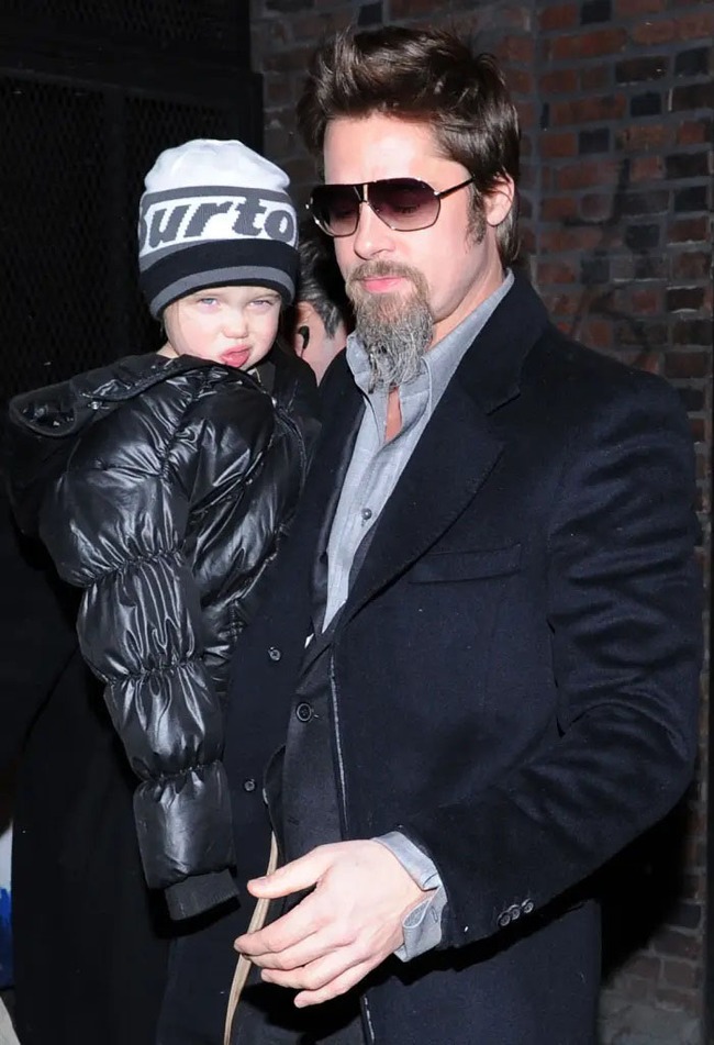 Brad Pitt coi việc bỏ họ của Shiloh là &quot;biểu tượng của sự ghẻ lạnh sâu sắc hơn&quot; - Ảnh 4.