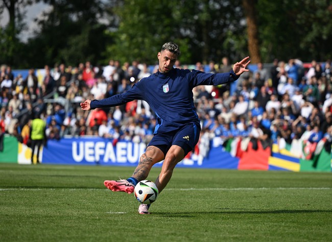 Đội tuyển Ý gây xôn xao với 5 quy tắc 'kỷ luật thép' tại EURO 2024 - Ảnh 2.