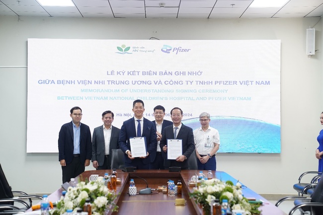 Pfizer Việt Nam hợp tác cùng hai bệnh viện tuyến Trung ương trong việc quản lý đề kháng kháng sinh - Ảnh 1.