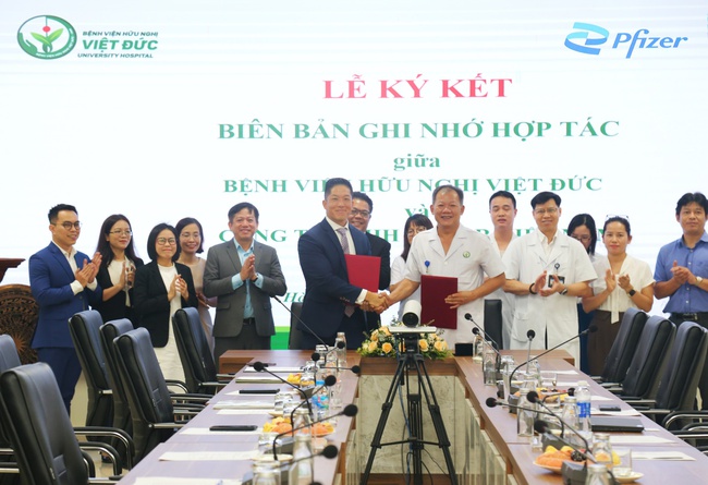 Pfizer Việt Nam hợp tác cùng hai bệnh viện tuyến Trung ương trong việc quản lý đề kháng kháng sinh - Ảnh 2.