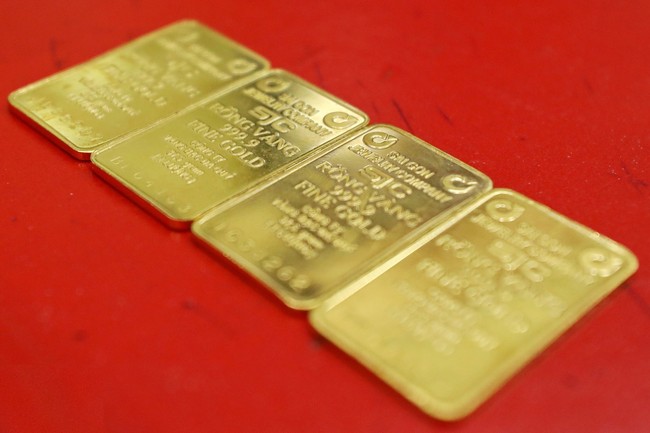 Ngày thứ 8 giá bán vàng miếng SJC trực tiếp ở mức 75,98 triệu đồng/lượng - Ảnh 1.