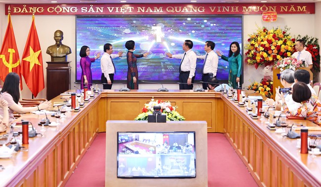 Trưởng Ban Tuyên giáo Trung ương bấm nút khai trương Chuyên trang của TTXVN về bảo vệ nền tảng tư tưởng của Đảng - Ảnh 2.