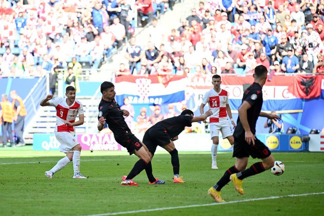 TRỰC TIẾP bóng đá Croatia vs Albania (2-1): Gjasula phản lưới nhà - Ảnh 5.