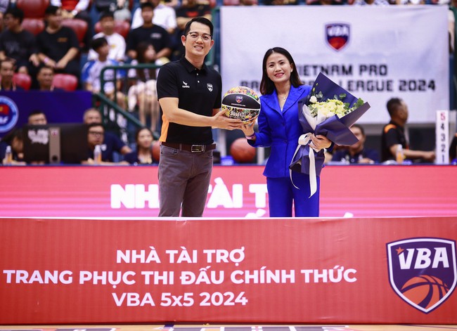 Đương kim vô địch Saigon Heat khởi đầu tưng bừng ngày khai mạc VBA 5x5 mùa thứ 9  - Ảnh 2.