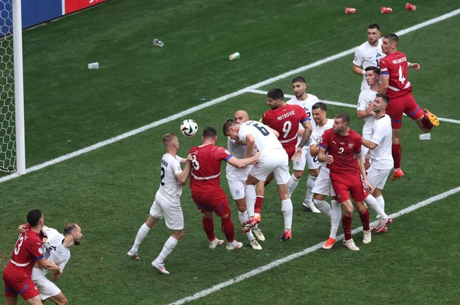 Jovic ghi bàn thắng vàng phút 90+5, Serbia tạo ra trận cầu siêu kịch tính trước Slovenia - Ảnh 2.