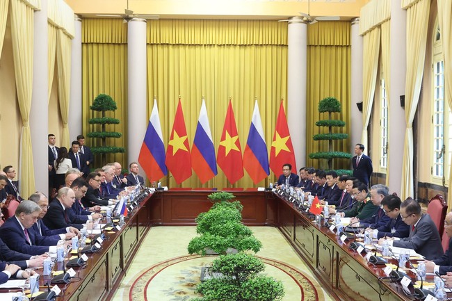 Chủ tịch nước Tô Lâm hội đàm với Tổng thống Liên bang Nga Vladimir Putin - Ảnh 2.
