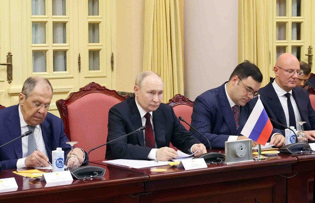 Chủ tịch nước Tô Lâm hội đàm với Tổng thống Liên bang Nga Vladimir Putin - Ảnh 4.