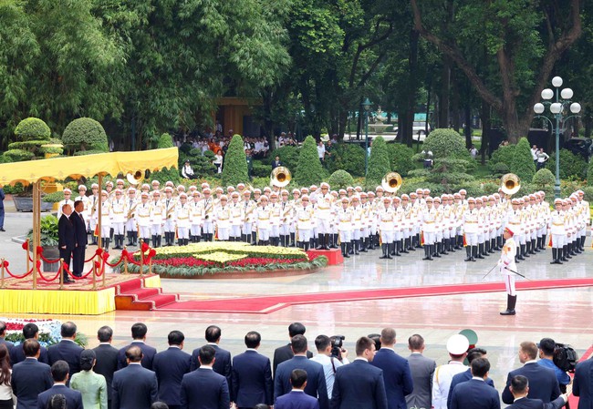 Chủ tịch nước Tô Lâm chủ trì lễ đón chính thức Tổng thống Liên bang Nga Vladimir Putin - Ảnh 3.