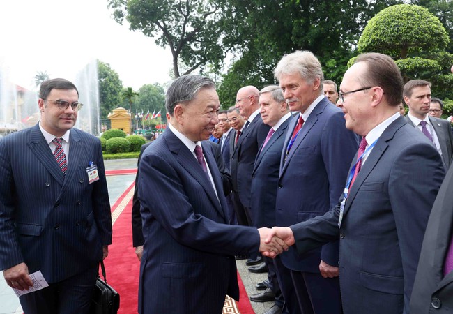 Chủ tịch nước Tô Lâm chủ trì lễ đón chính thức Tổng thống Liên bang Nga Vladimir Putin - Ảnh 7.