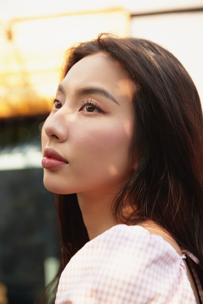 Hoa hậu Thùy Tiên xuất hiện trong MV mới của Đức Phúc  - Ảnh 2.