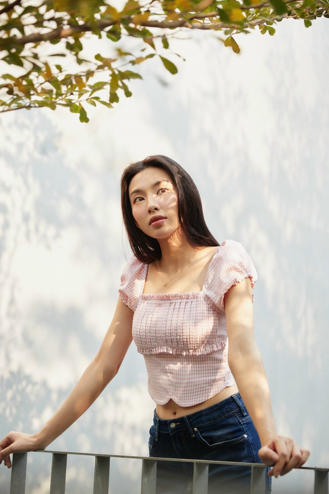 Hoa hậu Thùy Tiên xuất hiện trong MV mới của Đức Phúc  - Ảnh 3.